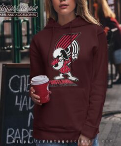 Snoopy Dabbing Portland Trail Blazers Shirt Hoodie