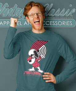 Snoopy Dabbing Portland Trail Blazers Shirt Long Sleeve Tee