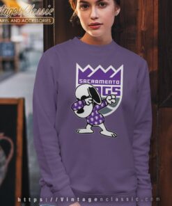 Snoopy Dabbing Sacramento Kings Shirt Sweatshirt