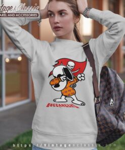 Snoopy Dabbing Tampa Bay Buccaneers Shirt Sweatshirt