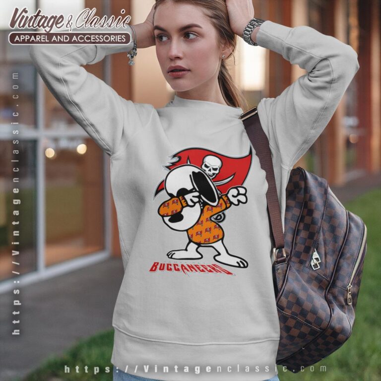 Snoopy Dabbing Tampa Bay Buccaneers Shirt Sweatshirt Snoopy Dabbing Tampa Bay Buccaneers Shirt Sweatshirt