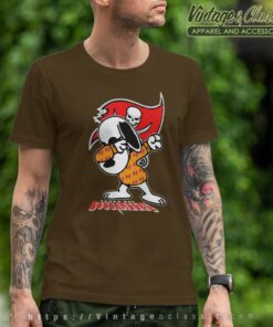 Snoopy Dabbing Tampa Bay Buccaneers Shirt T shirt
