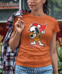 Snoopy Dabbing Tampa Bay Buccaneers Shirt Women T shirt