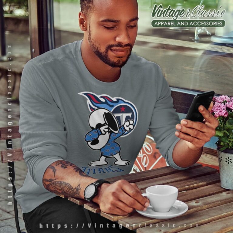 Snoopy Dabbing Tennessee Titans Shirt Sweatshirt Snoopy Dabbing Tennessee Titans Shirt Sweatshirt