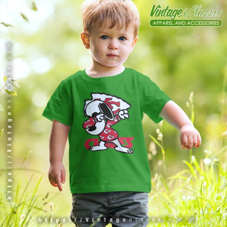 Snoopy Dabbing With Kansas City Chiefs Kids T Shirt Snoopy Dabbing With Kansas City Chiefs Kids T Shirt