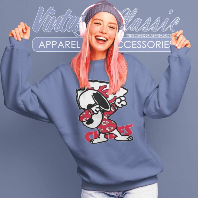 Snoopy Dabbing With Kansas City Chiefs Sweatshirt Snoopy Dabbing With Kansas City Chiefs Sweatshirt