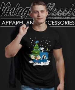 Snoopy Detroit Lions Are Coming To Town Christmas Shirt 6 Snoopy Detroit Lions Are Coming To Town Christmas T Shirt