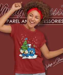 Snoopy Detroit Lions Are Coming To Town Christmas Shirt 5 Snoopy Detroit Lions Are Coming To Town Christmas Women TShirt