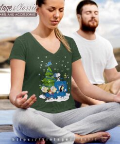 Snoopy Detroit Lions Merry Christmas V Neck TShirt