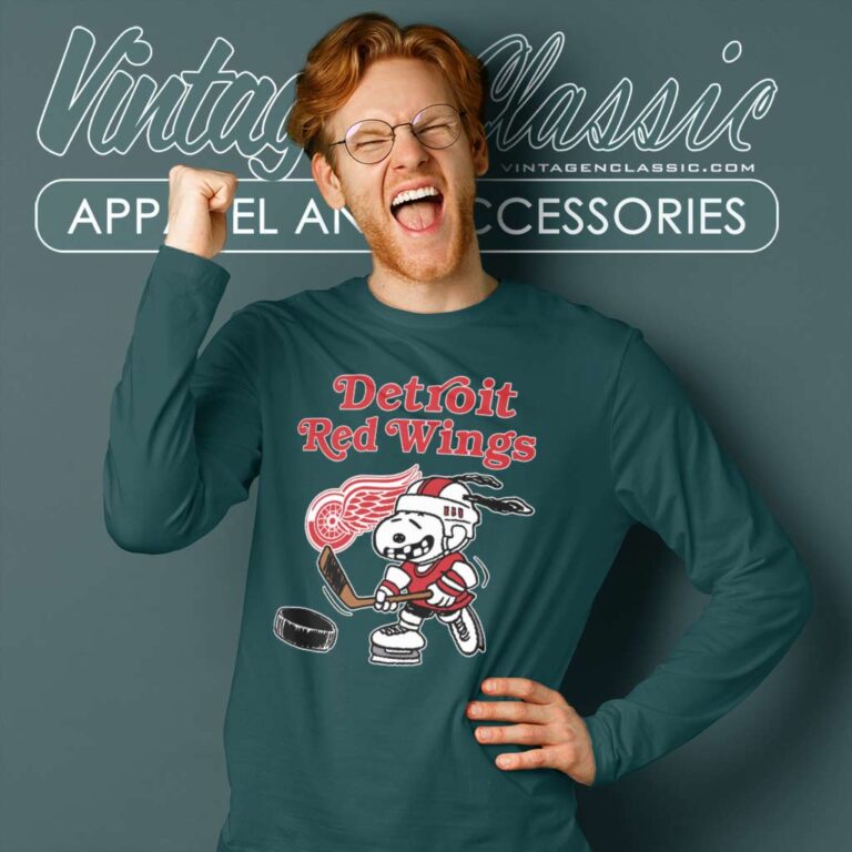 Snoopy Detroit Red Wings Long Sleeve Tee Snoopy Detroit Red Wings Long Sleeve Tee