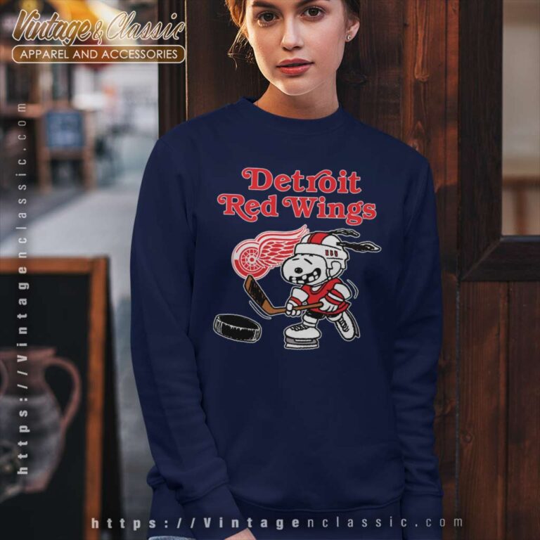 Snoopy Detroit Red Wings Sweatshirt Snoopy Detroit Red Wings Sweatshirt