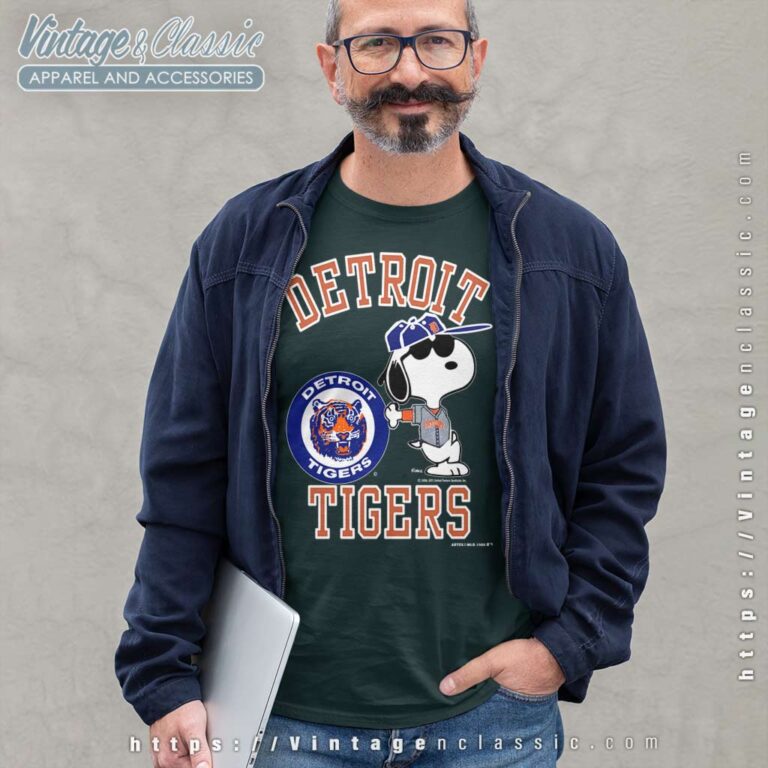 Snoopy Detroit Tigers 80s Baseball Long Sleeve Tee Snoopy Detroit Tigers 80s Baseball Long Sleeve Tee