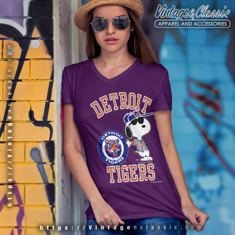 Snoopy Detroit Tigers 80s Baseball V Neck TShirt Snoopy Detroit Tigers 80s Baseball V Neck TShirt