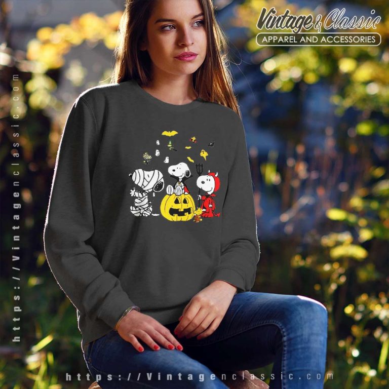 Snoopy Dog Halloween Peanuts Cartoon Sweatshirt Snoopy Dog Halloween Peanuts Cartoon Sweatshirt
