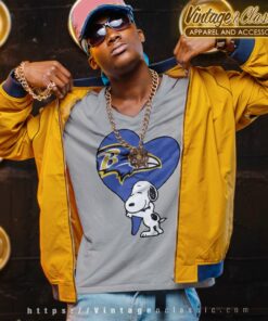 Snoopy Hugs The Baltimore Ravens Heart V Neck TShirt