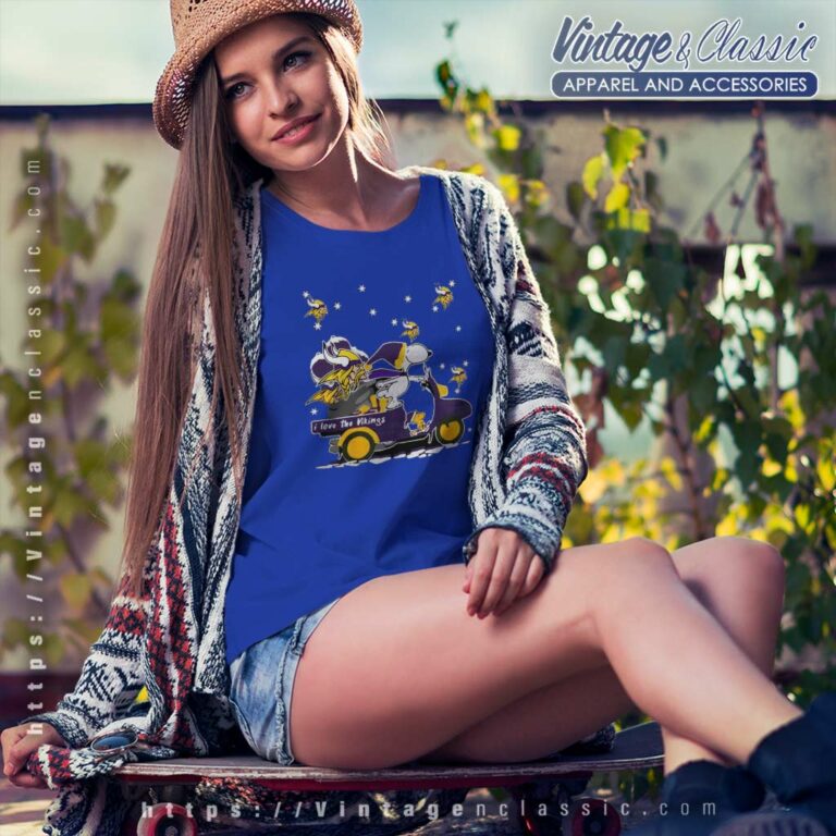 Snoopy I Love The Vikings Christmas Women TShirt Snoopy I Love The Vikings Christmas Women TShirt