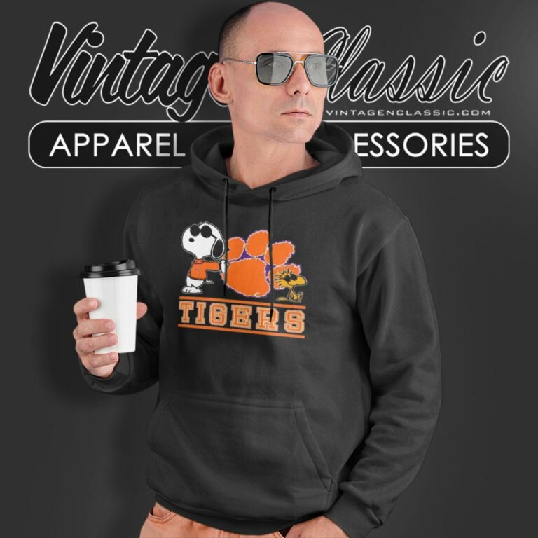 Snoopy Joe Cool And Woodstock Clemson Tigers Hoodie Snoopy Joe Cool And Woodstock Clemson Tigers Hoodie