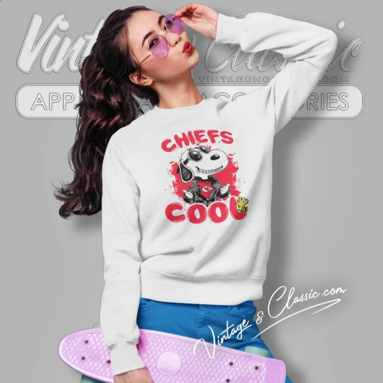 Snoopy Kansas City Chiefs Cool Sweatshirt Snoopy Kansas City Chiefs Cool Sweatshirt