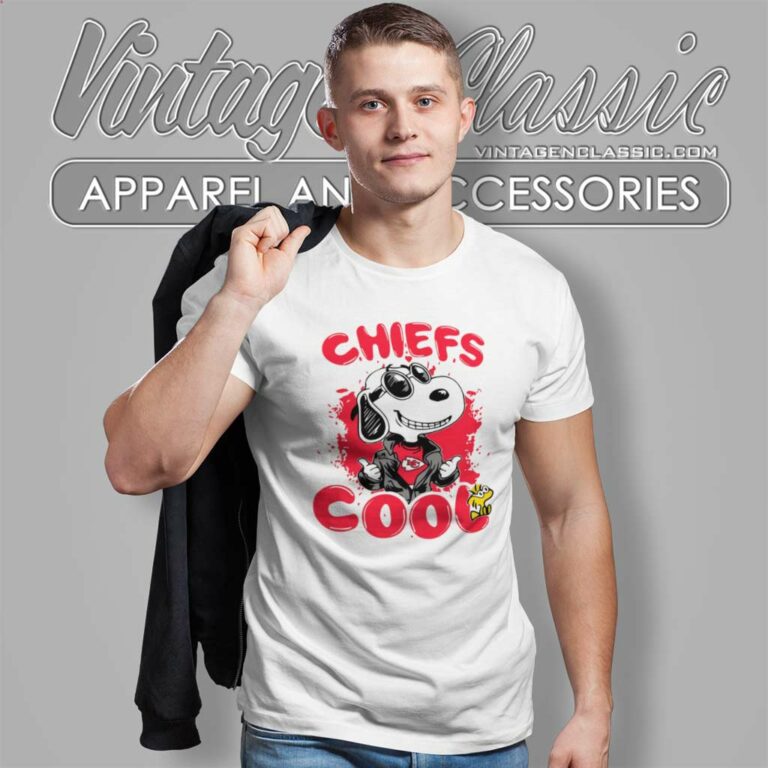 Snoopy Kansas City Chiefs Cool T Shirt Snoopy Kansas City Chiefs Cool T Shirt