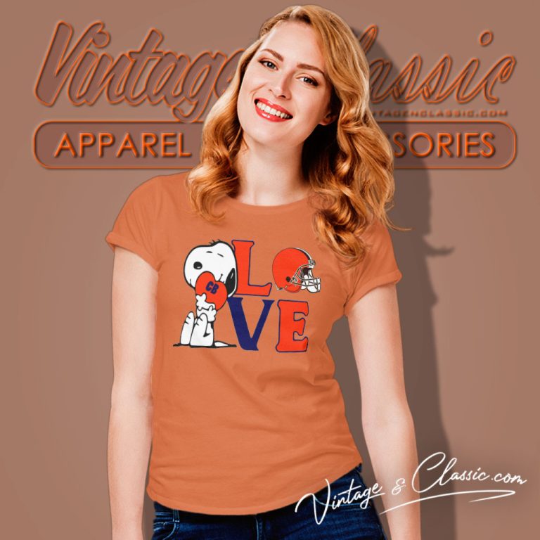 Snoopy Love Chicago Bears Women T Shirt Snoopy Love Chicago Bears Women T Shirt