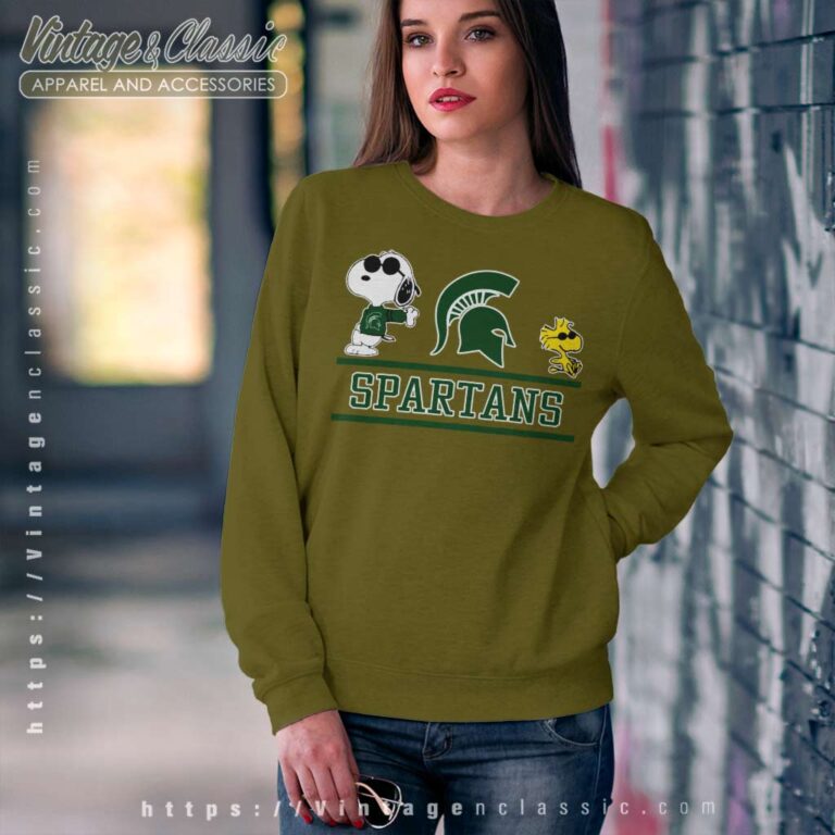Snoopy Michigan State Spartans Sweatshirt Snoopy Michigan State Spartans Sweatshirt