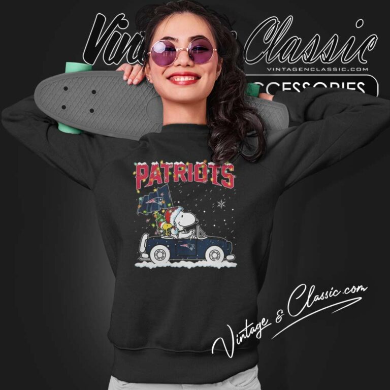 Snoopy New England Patriots Driver Car Christmas Sweatshirt Snoopy New England Patriots Driver Car Christmas Sweatshirt