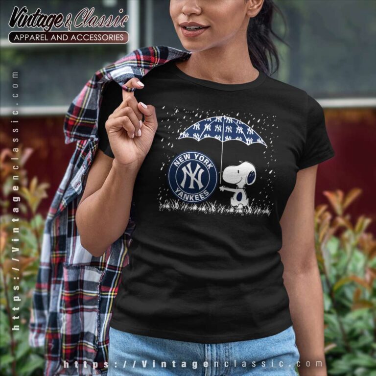 Snoopy New York Yankees Baseball Women TShirt Snoopy New York Yankees Baseball Women TShirt