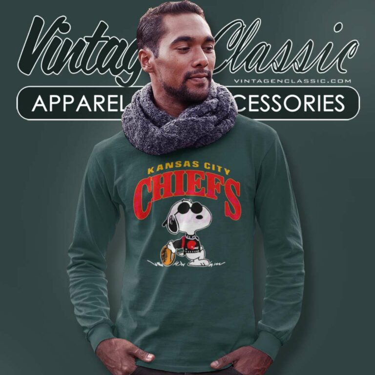 Snoopy Nfl Kansas City Chiefs Long Sleeve Tee Snoopy Nfl Kansas City Chiefs Long Sleeve Tee