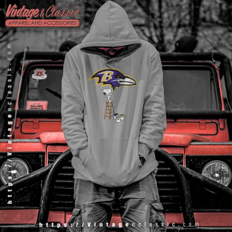 Snoopy Paints The Baltimore Ravens Logo Hoodie Snoopy Paints The Baltimore Ravens Logo Hoodie