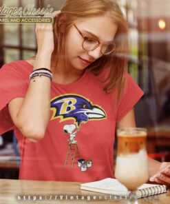 Snoopy Paints The Baltimore Ravens Logo Women TShirt