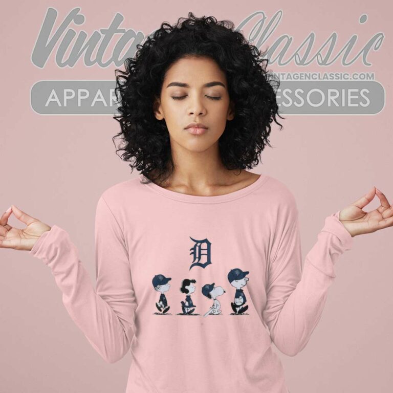 Snoopy Peanut Characters Detroit Tigers Long Sleeve Tee Snoopy Peanut Characters Detroit Tigers Long Sleeve Tee