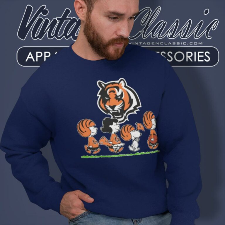 Snoopy Peanuts Cheer For The Cincinnati Bengals Sweatshirt Snoopy Peanuts Cheer For The Cincinnati Bengals Sweatshirt