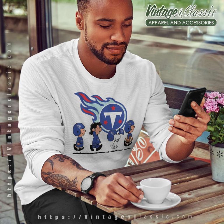 Snoopy Peanuts Fan Tennessee Titans Sweatshirt Snoopy Peanuts Fan Tennessee Titans Sweatshirt