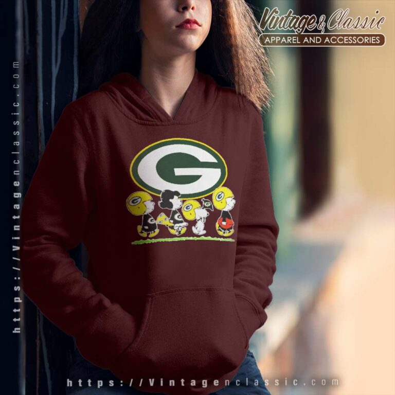 Snoopy Peanuts Football Team With The Green Bay Packers Hoodie Snoopy Peanuts Football Team With The Green Bay Packers Hoodie