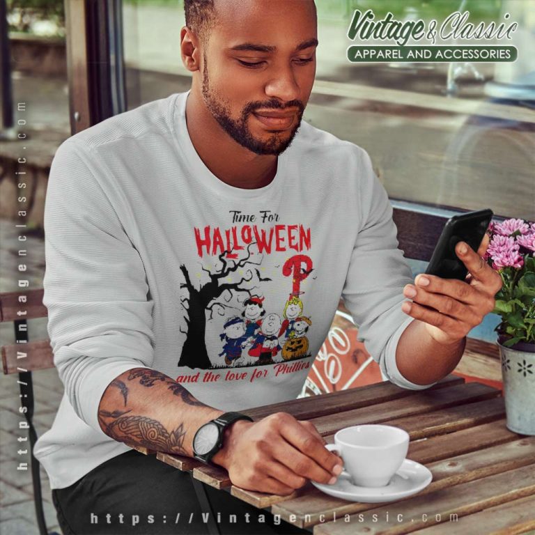 Snoopy Peanuts Time For Halloween And The Love For Philadelphia Phillies Sweatshirt Snoopy Peanuts Time For Halloween And The Love For Philadelphia Phillies Sweatshirt