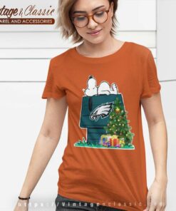 Snoopy Philadelphia Eagles Christmas Women TShirt