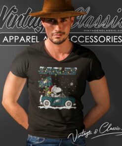 Snoopy Philadelphia Eagles Driver Car Christmas V Neck TShirt