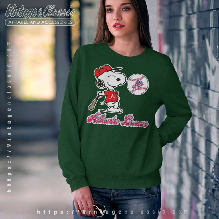 Snoopy Playing Baseball Atlanta Braves Sweatshirt Snoopy Playing Baseball Atlanta Braves Sweatshirt