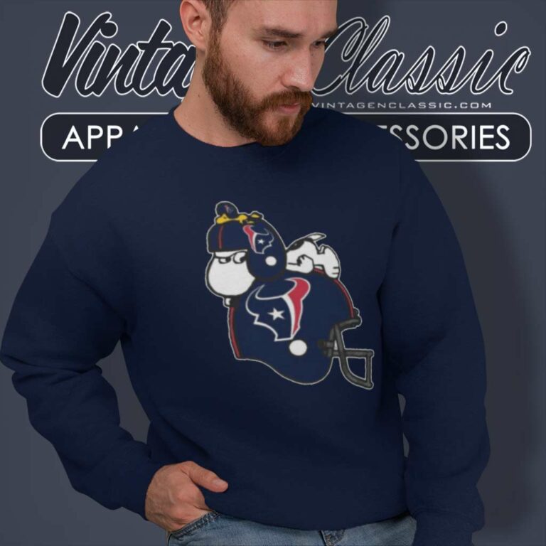 Snoopy Resting On Texans Helmet And Woodstock Sweatshirt Snoopy Resting On Texans Helmet And Woodstock Sweatshirt