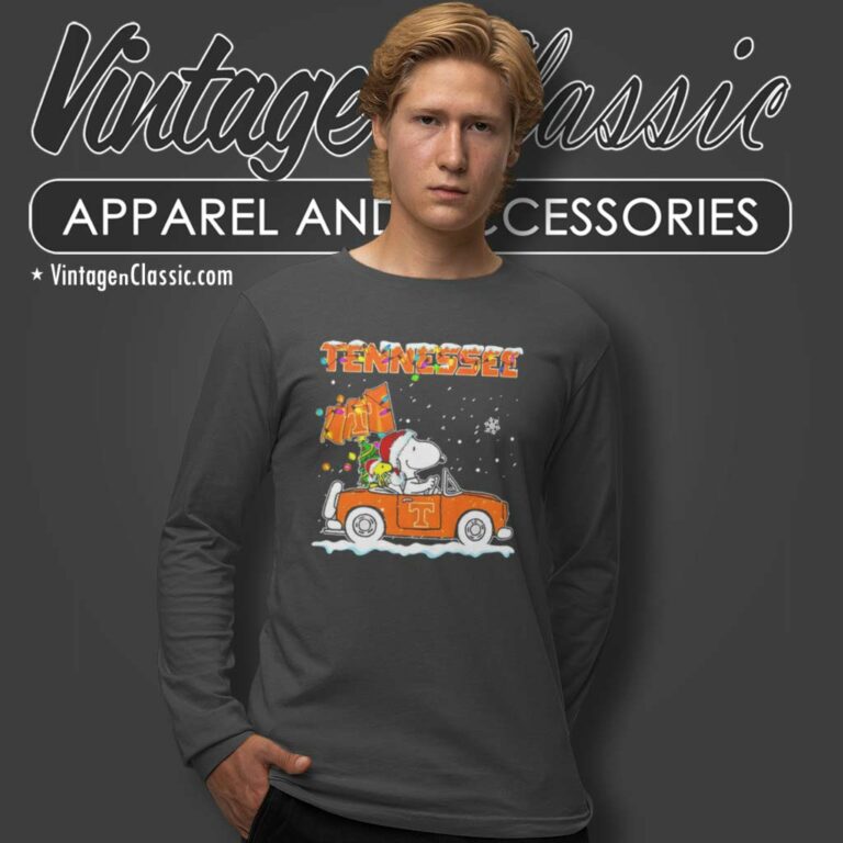 Snoopy Tennessee Volunteers Driver Car Christmas Long Sleeve Tee Snoopy Tennessee Volunteers Driver Car Christmas Long Sleeve Tee
