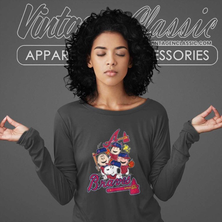 Snoopy The Peanuts Atlanta Braves Long Sleeve Tee Snoopy The Peanuts Atlanta Braves Long Sleeve Tee
