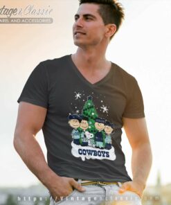 Snoopy The Peanuts Dallas Cowboys Christmas V Neck TShirt