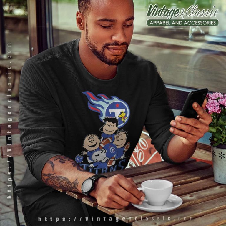 Snoopy The Peanuts Tennessee Titans Sweatshirt Snoopy The Peanuts Tennessee Titans Sweatshirt