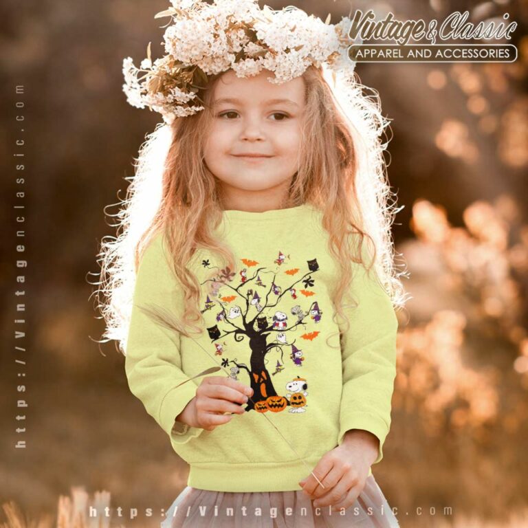 Snoopy Tree Halloween Cute kids Sweetshirt Snoopy Tree Halloween Cute kids Sweetshirt
