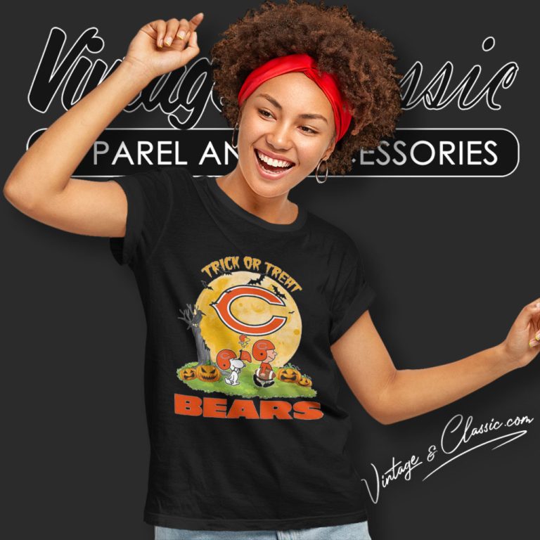 Snoopy Trick Or Treat Halloween Chicago Bears Women T Shirt Snoopy Trick Or Treat Halloween Chicago Bears Women T Shirt