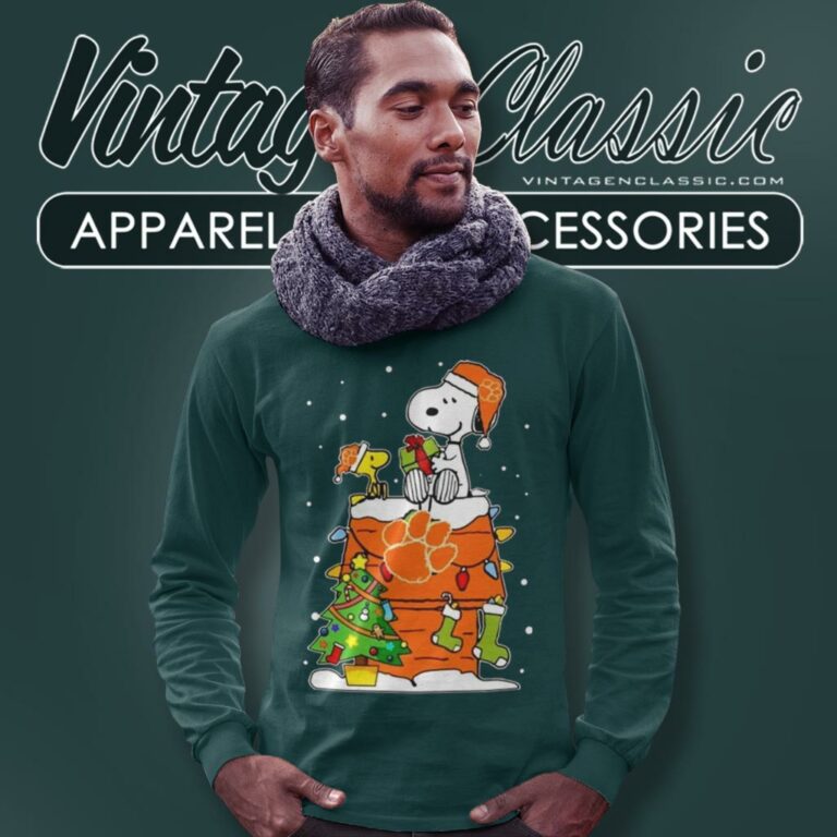 Snoopy Woodstock Clemson Tigers Christmas Long Sleeve Tee Snoopy Woodstock Clemson Tigers Christmas Long Sleeve Tee