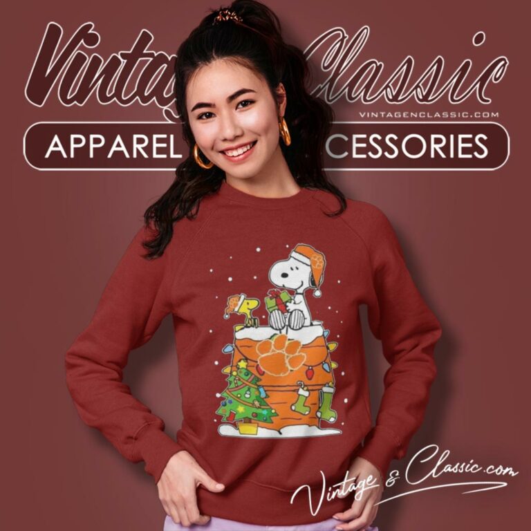 Snoopy Woodstock Clemson Tigers Christmas Sweatshirt Snoopy Woodstock Clemson Tigers Christmas Sweatshirt