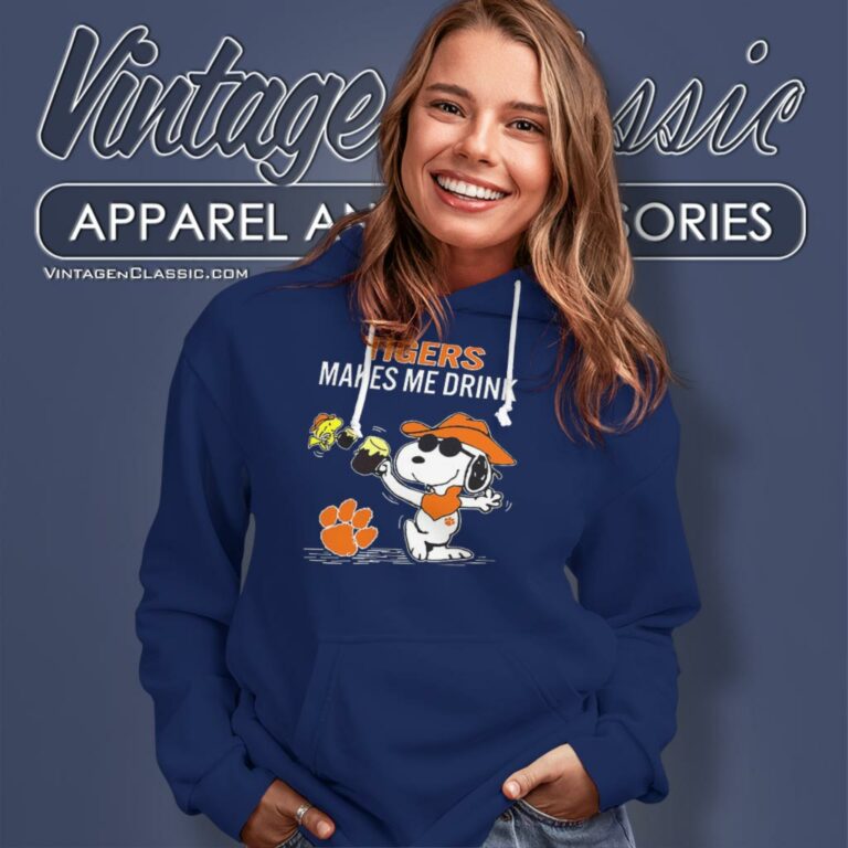 Snoopy Woodstock Clemson Tigers Make Me Drink Hoodie Snoopy Woodstock Clemson Tigers Make Me Drink Hoodie