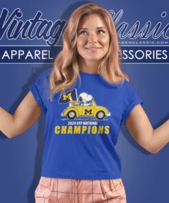 Snoopy Woodstock Drive Car Michigan Wolverines 2024 Cfp National Champions Women T Shirt