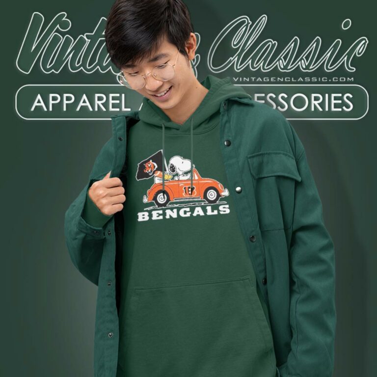 Snoopy Woodstock Driving Car Cincinnati Bengals Hoodie Snoopy Woodstock Driving Car Cincinnati Bengals Hoodie